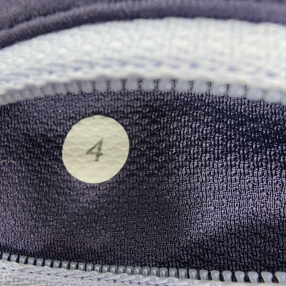 Lululemon Shades of Blue Run Times Shorts Sz 4 - Picture 5 of 6